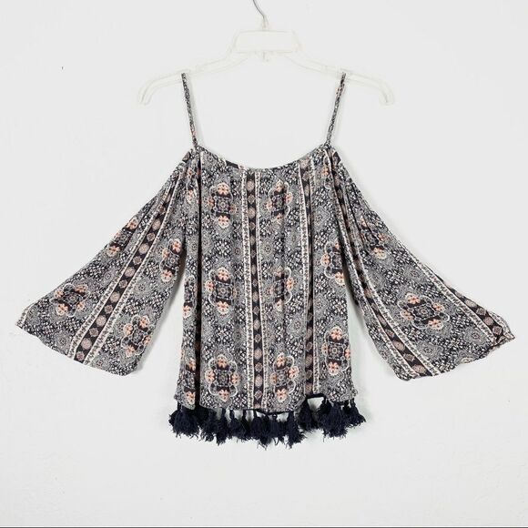 American Eagle Grey Floral Cold Shoulder Tassel Hem Blouse - Picture 1 of 5